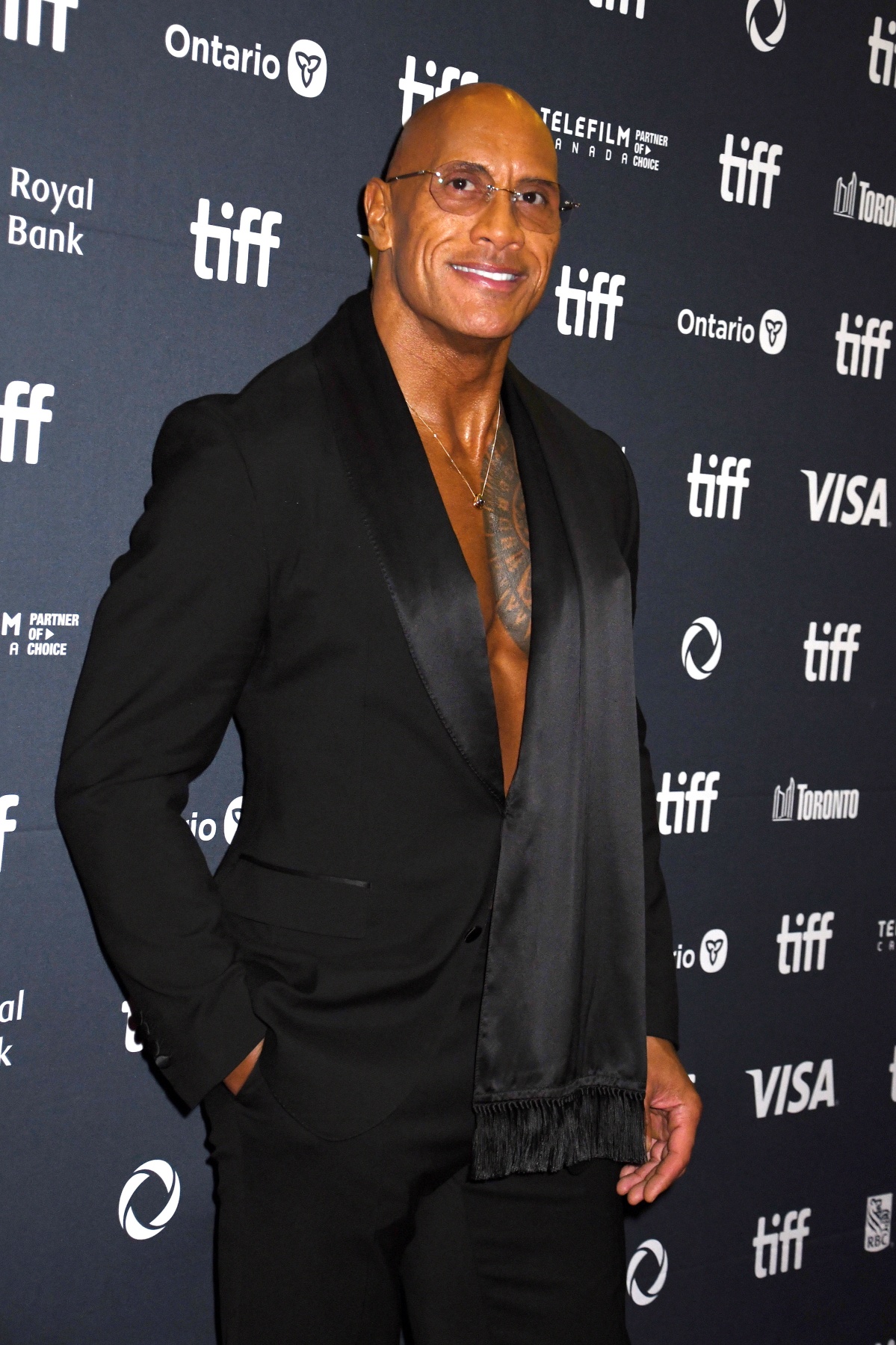 巨石強森因新片減重，變成小拳石！改編自經典科幻小說，他將飾演「雞哥」！