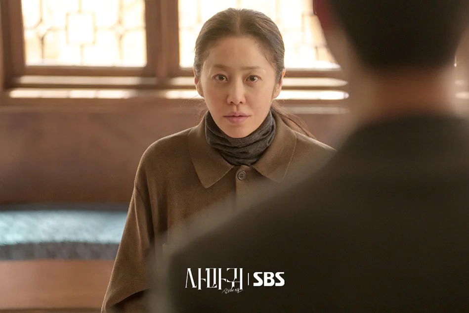 Netflix 女版漢尼拔來襲！高賢廷《家母螳螂》演技嚇到你腿軟，宋仲基愛情劇秒輸！