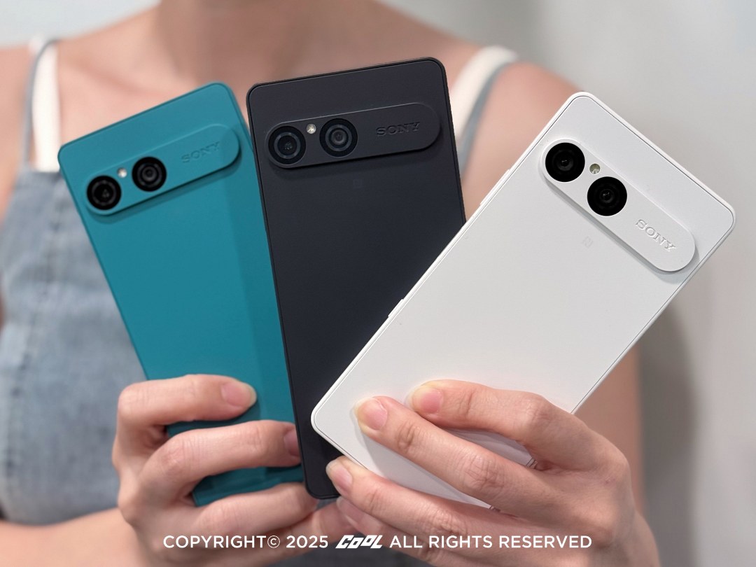 Xperia 10 VII 延續 Sony 一貫的日式簡約風格，推出 石墨黑、雪花白、土耳其藍三款配色。