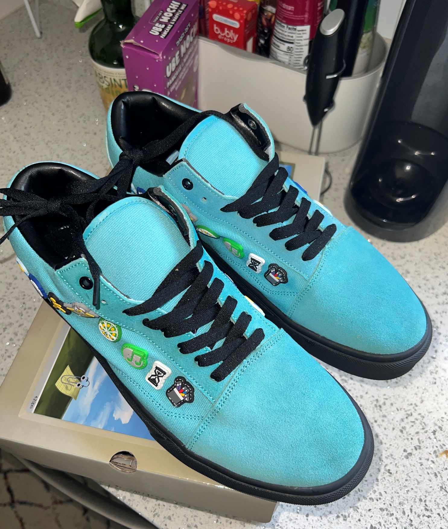 注意看這個男人太狠了！竟直接把戰鬥陀螺繫在皮帶上！