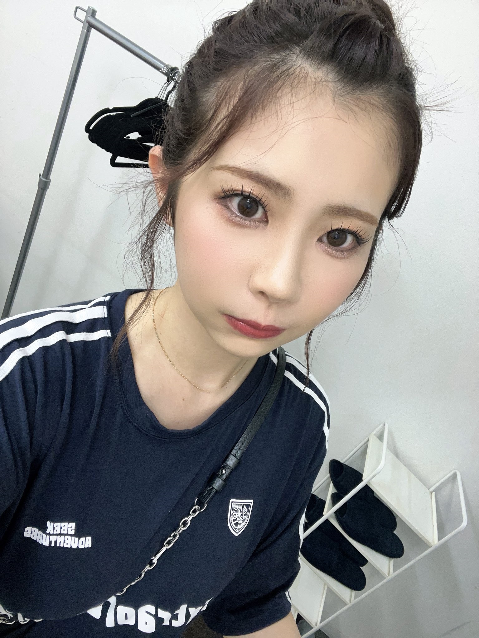 少了瀏海、依舊超可愛！人氣女優 葵いぶき 一改過往髮型，罕見公開 