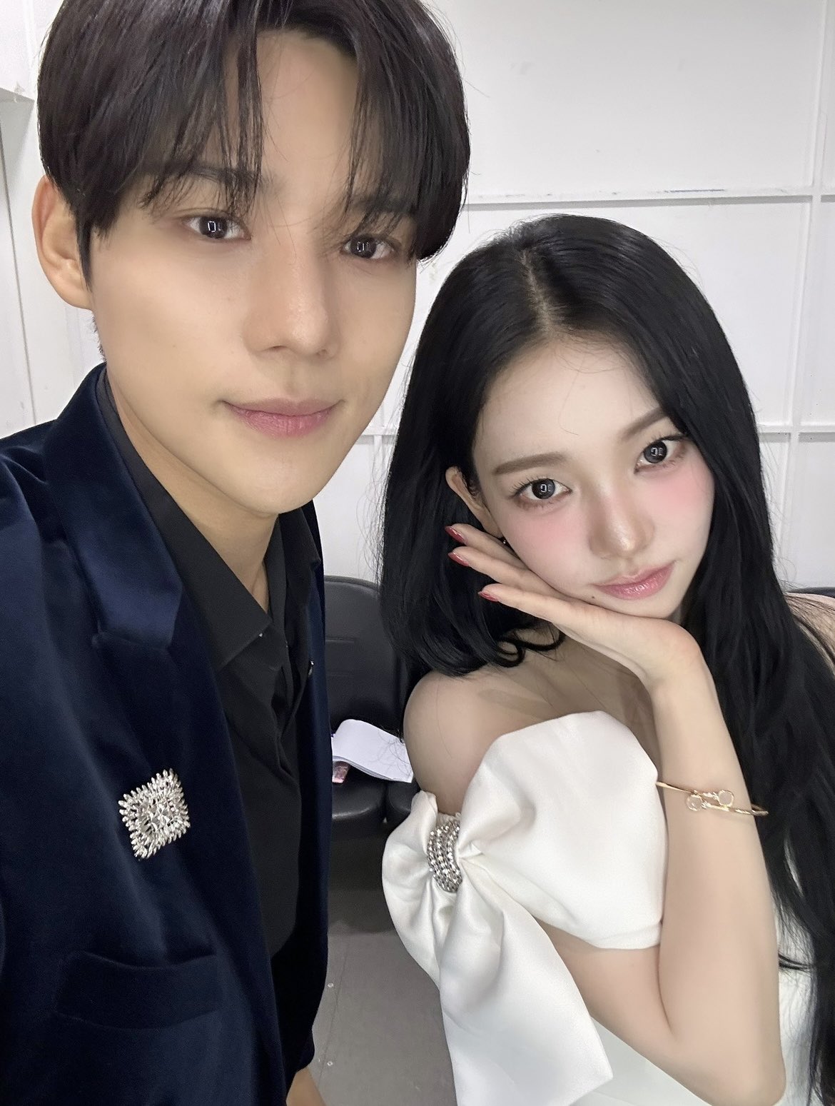 aespa KARINA、IVE 張員瑛雙女神首次同框！一起大跳〈XOXZ〉引發熱議！