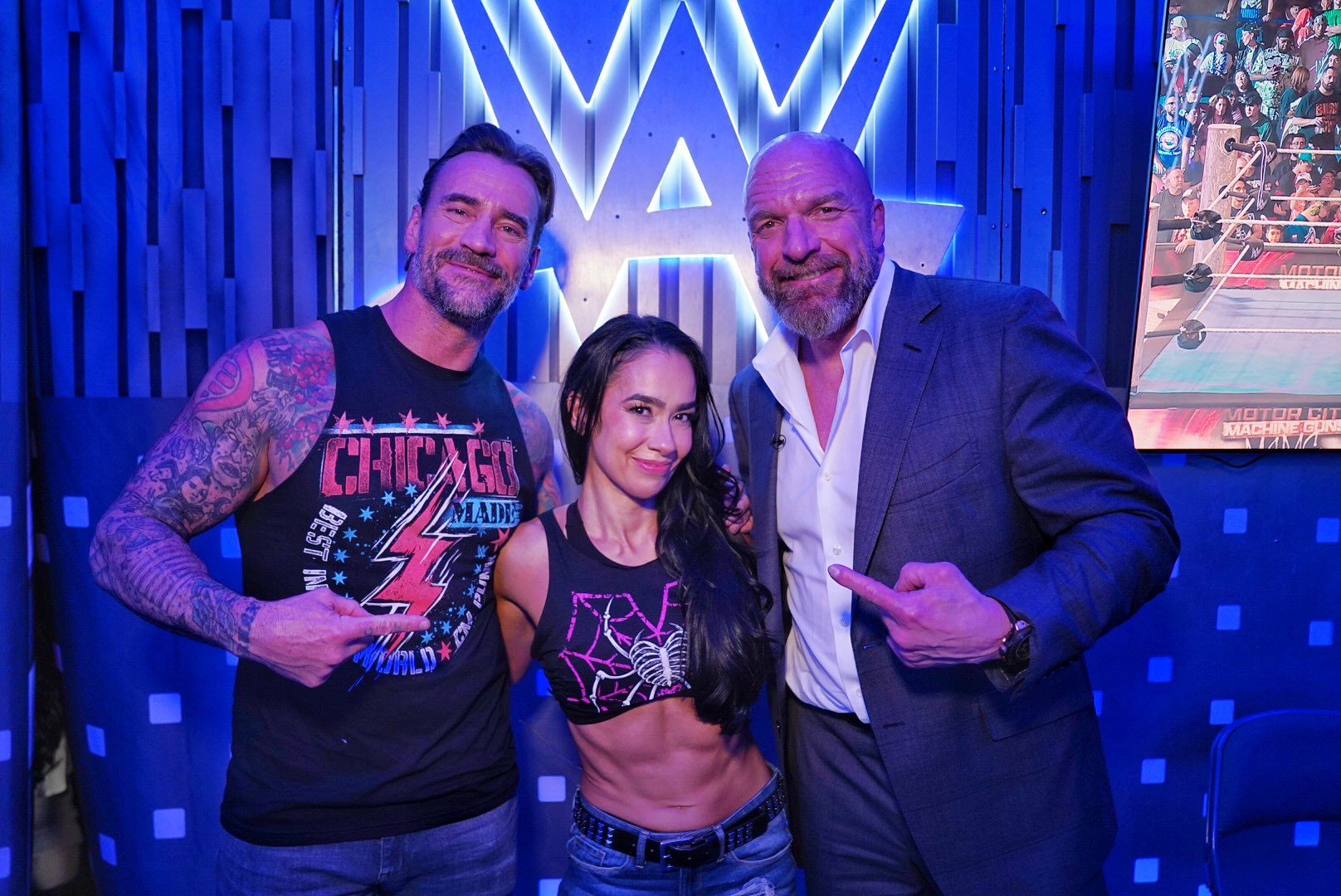 AJ Lee 驚喜回歸 WWE、John Cena 生涯最後一次在 SmackDown 出場，節目現場夢迴 2013