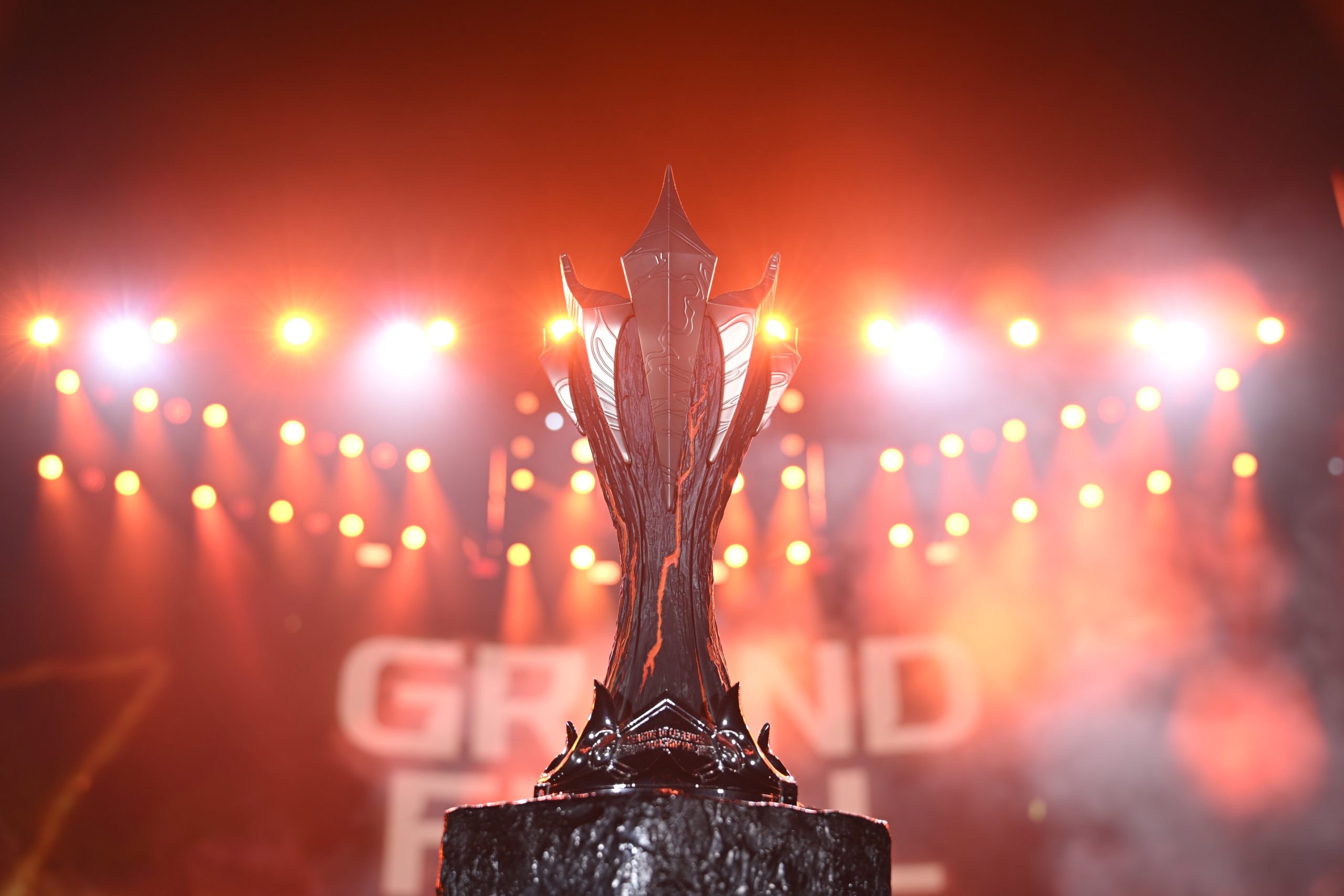 《英雄聯盟》LCP 冠軍隊伍 CFO 即將向世界發起挑戰！車長：「小心會飛的牡蠣，因為很可怕！」