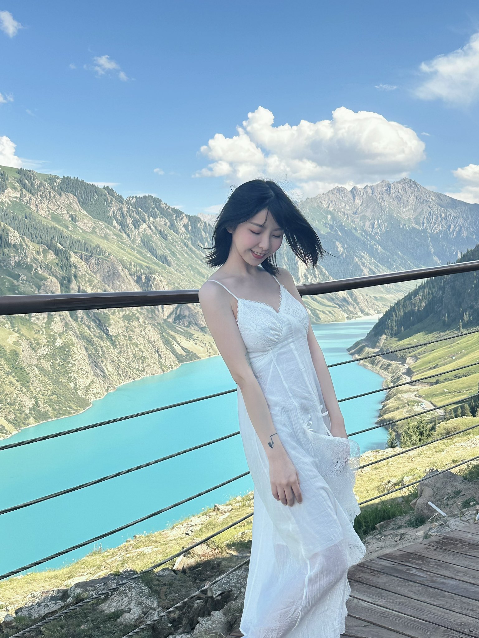 重磅打進 2025「百大作品排行」！Tiny胎尼 首發作品創佳績，強勢超越 