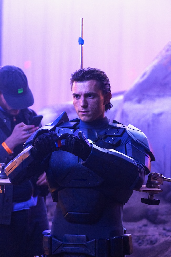 7 種「荷蘭弟」一次滿足！湯姆霍蘭德拍攝 LEGO 廣告上演超級變裝秀，從太空戰士到山羊鬍藝術家！