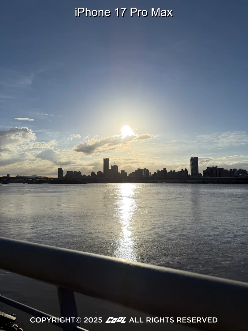 COOL開箱｜iPhone 17 Pro Max 值不值得升級？最強相機系統、外型與效能體驗分享