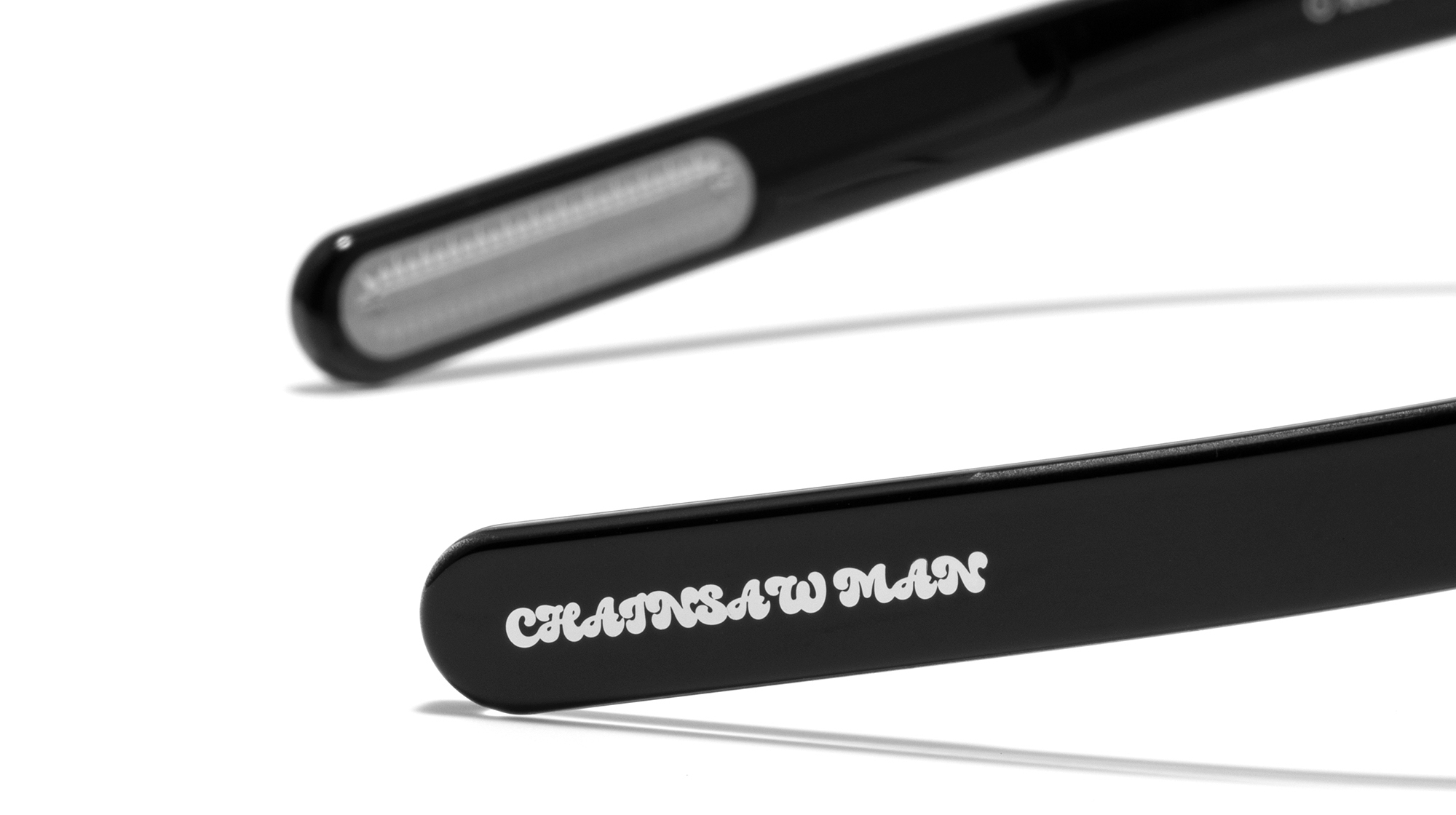 JINS x 鏈鋸人聯名眼鏡強勢登台！「我會把我的心給你，作為交換……讓我看看你的眼鏡！」