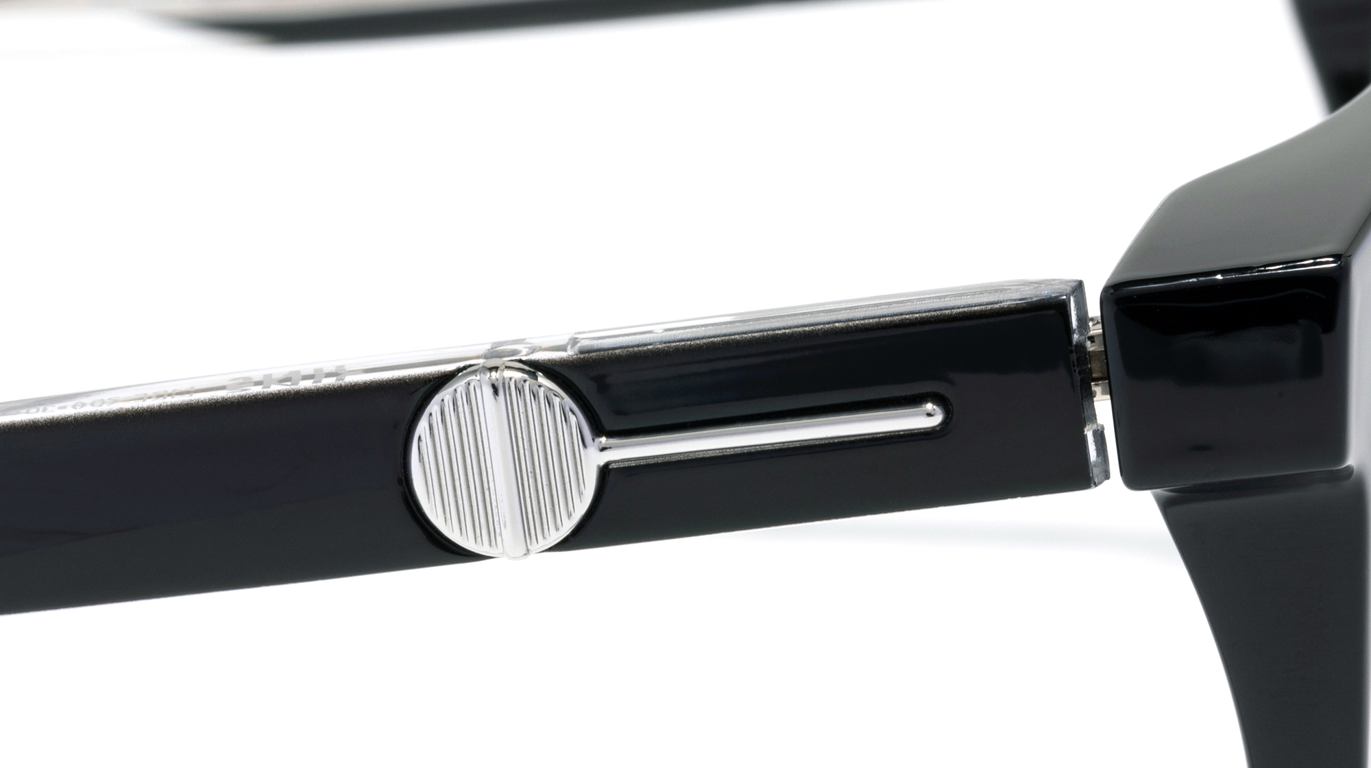 JINS x 鏈鋸人聯名眼鏡強勢登台！「我會把我的心給你，作為交換……讓我看看你的眼鏡！」