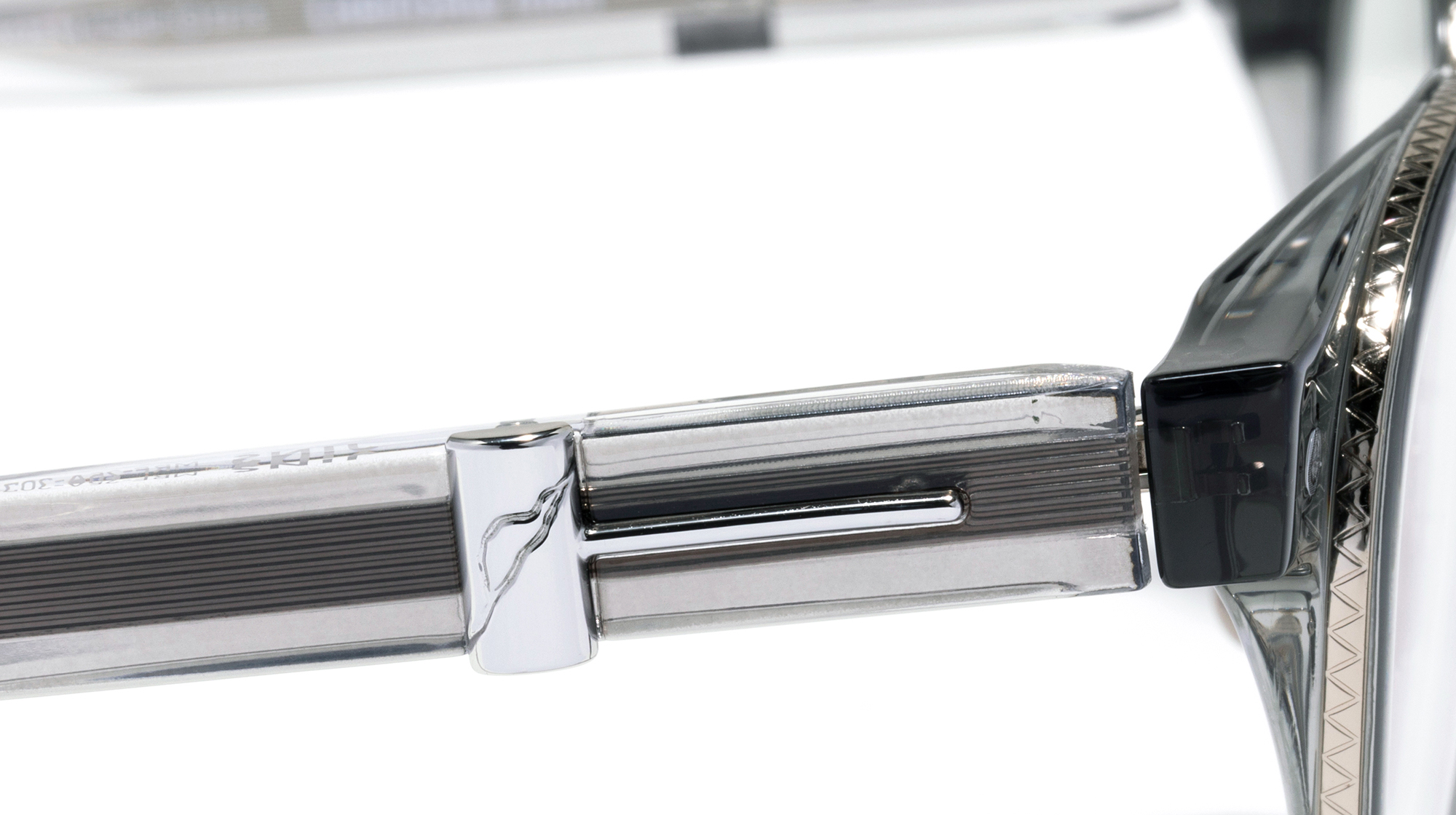 JINS x 鏈鋸人聯名眼鏡強勢登台！「我會把我的心給你，作為交換……讓我看看你的眼鏡！」