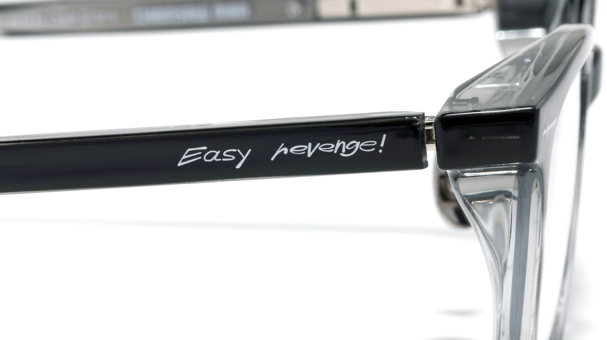 JINS x 鏈鋸人聯名眼鏡強勢登台！「我會把我的心給你，作為交換……讓我看看你的眼鏡！」