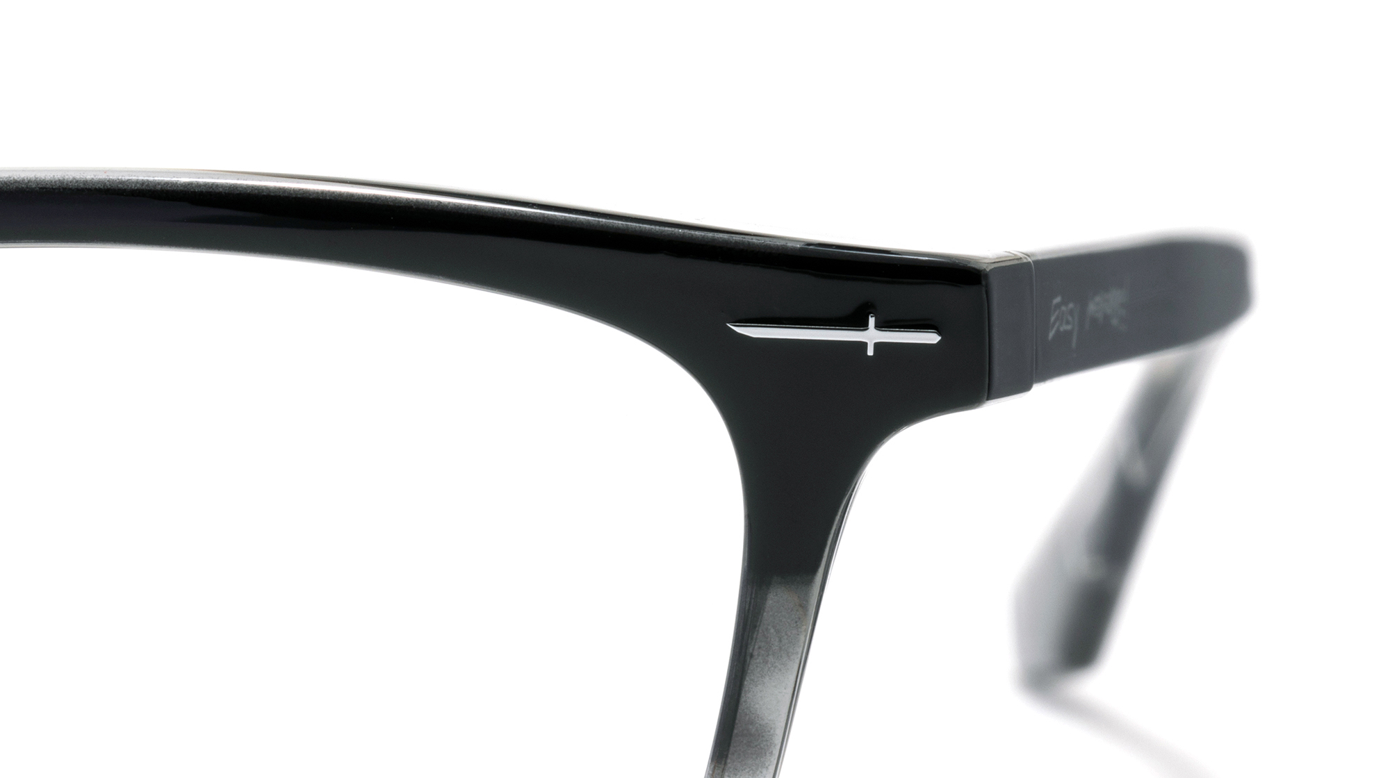 JINS x 鏈鋸人聯名眼鏡強勢登台！「我會把我的心給你，作為交換……讓我看看你的眼鏡！」