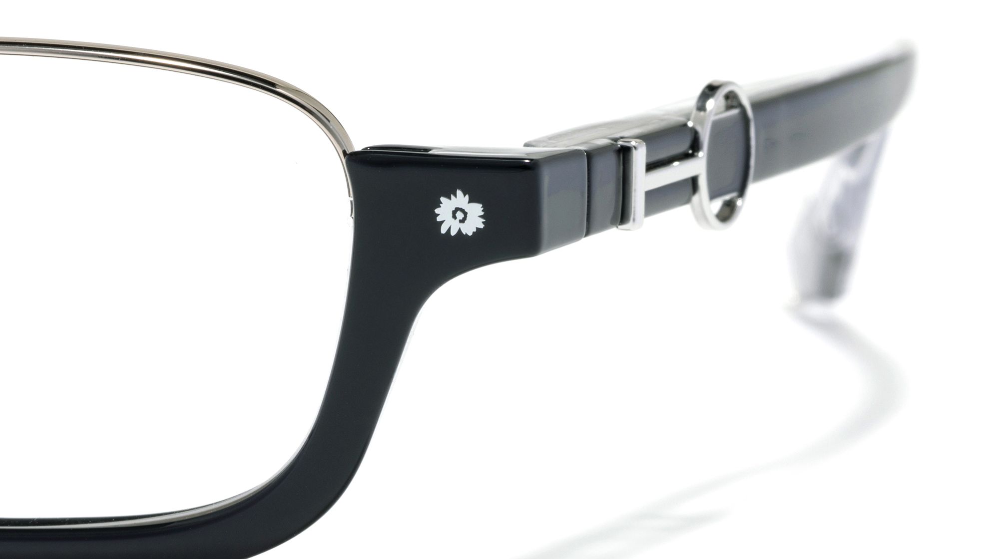 JINS x 鏈鋸人聯名眼鏡強勢登台！「我會把我的心給你，作為交換……讓我看看你的眼鏡！」