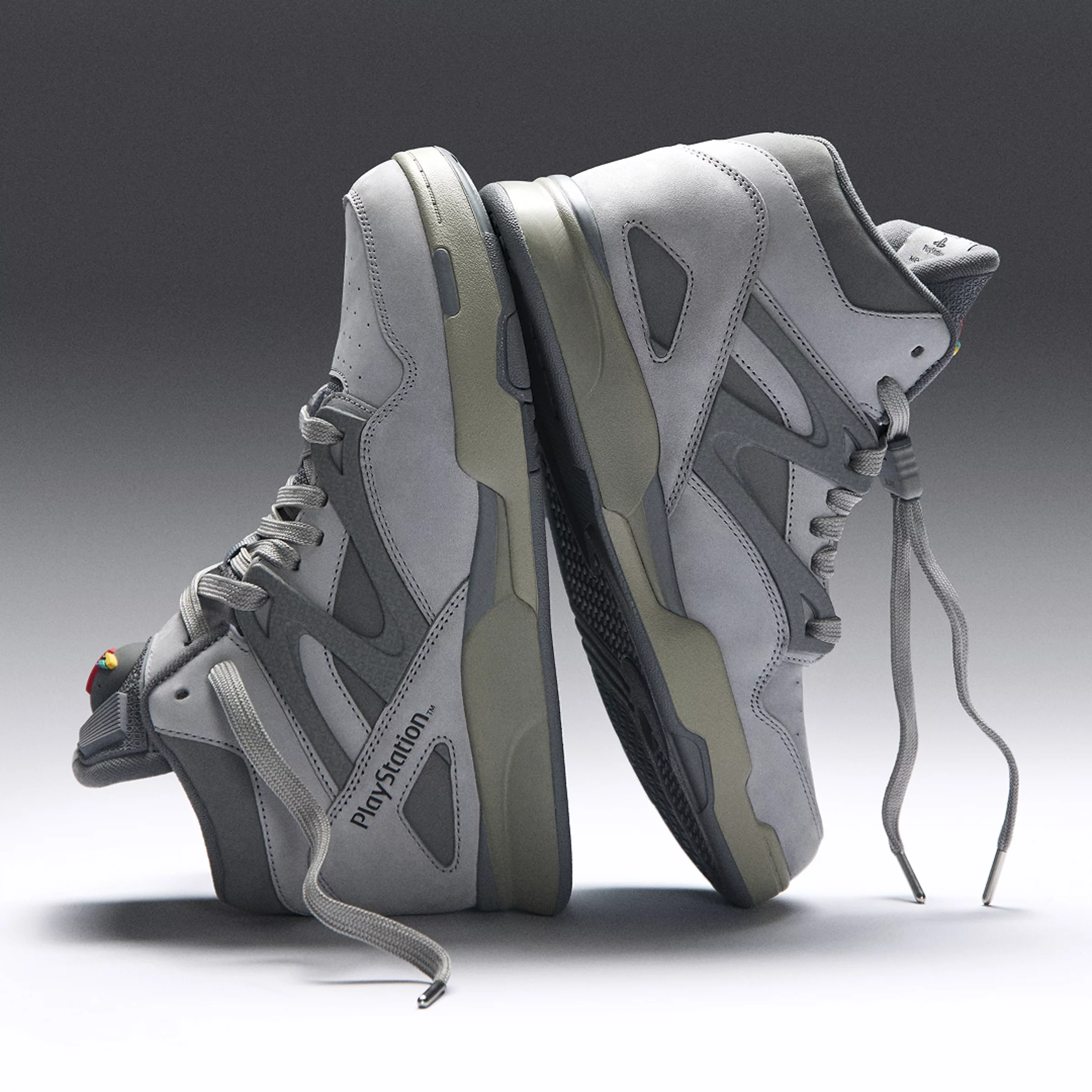 經典 PS1 配色永遠不敗！Reebok 攜手 Sony 打造 30 週年紀念鞋款