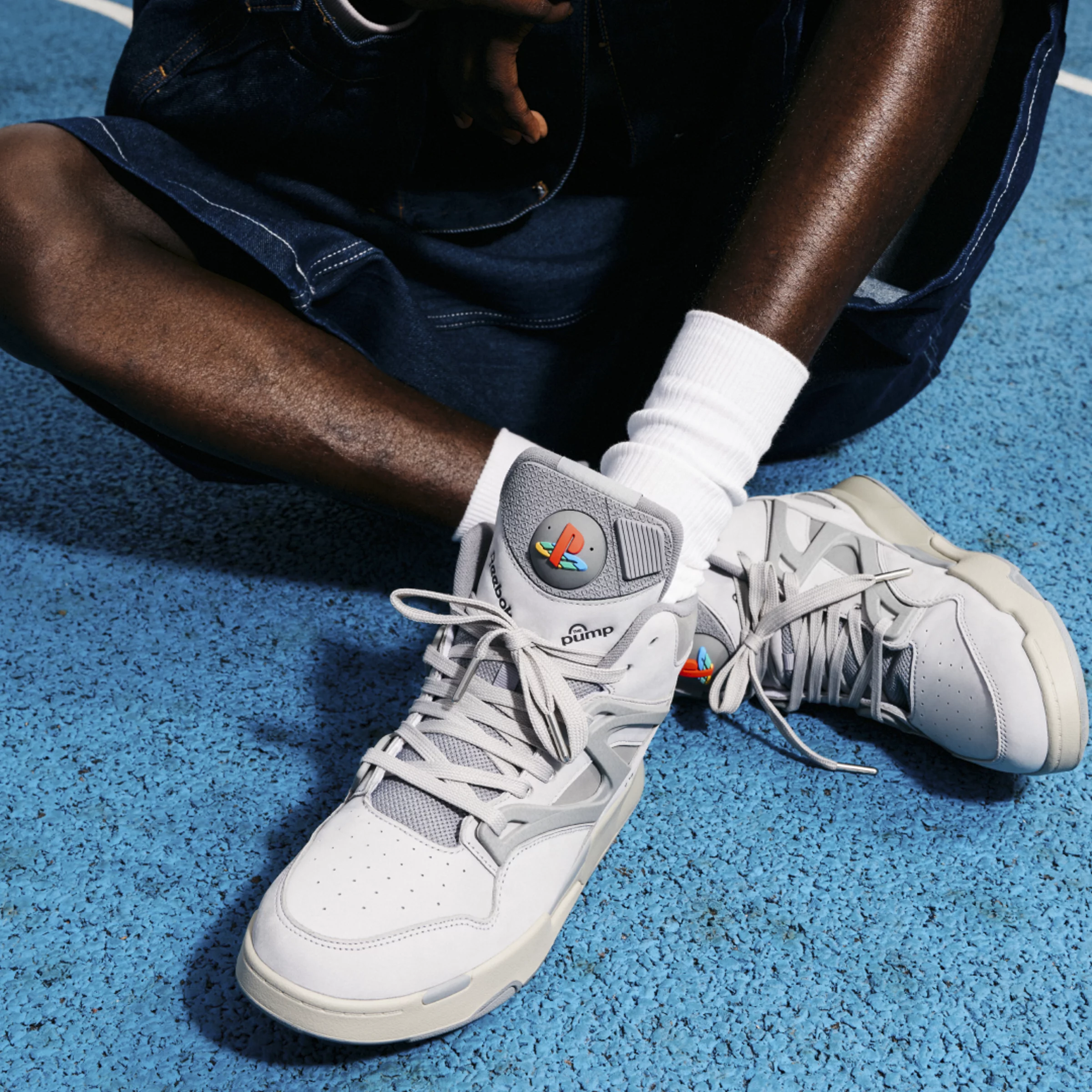 經典 PS1 配色永遠不敗！Reebok 攜手 Sony 打造 30 週年紀念鞋款