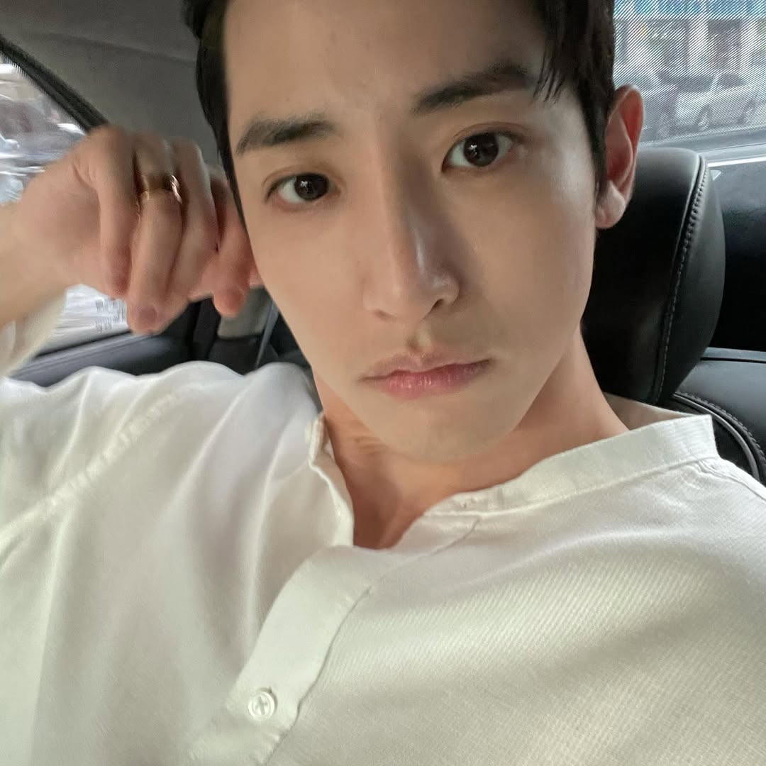 李洙赫見面會被迫工作 12 小時「簽到衣服都濕透！」公司聲明竟寫：謝謝合作廠商