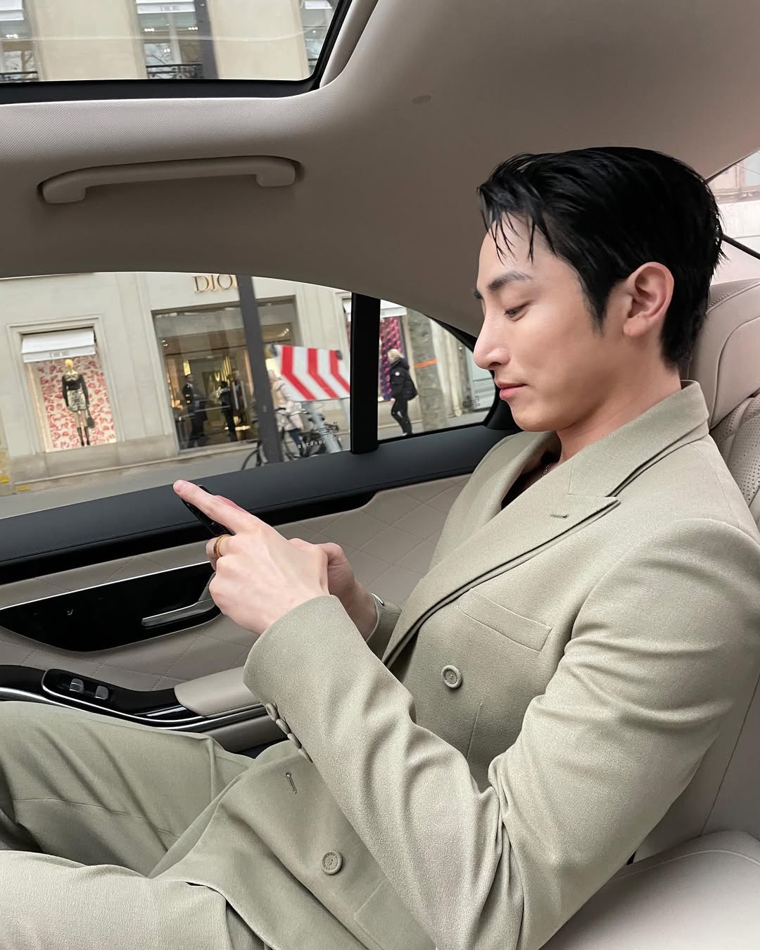 李洙赫大陸粉絲見面會疑遭主辦惡搞！超賣門票＋空調故障　「被逼營業 12 hrs」