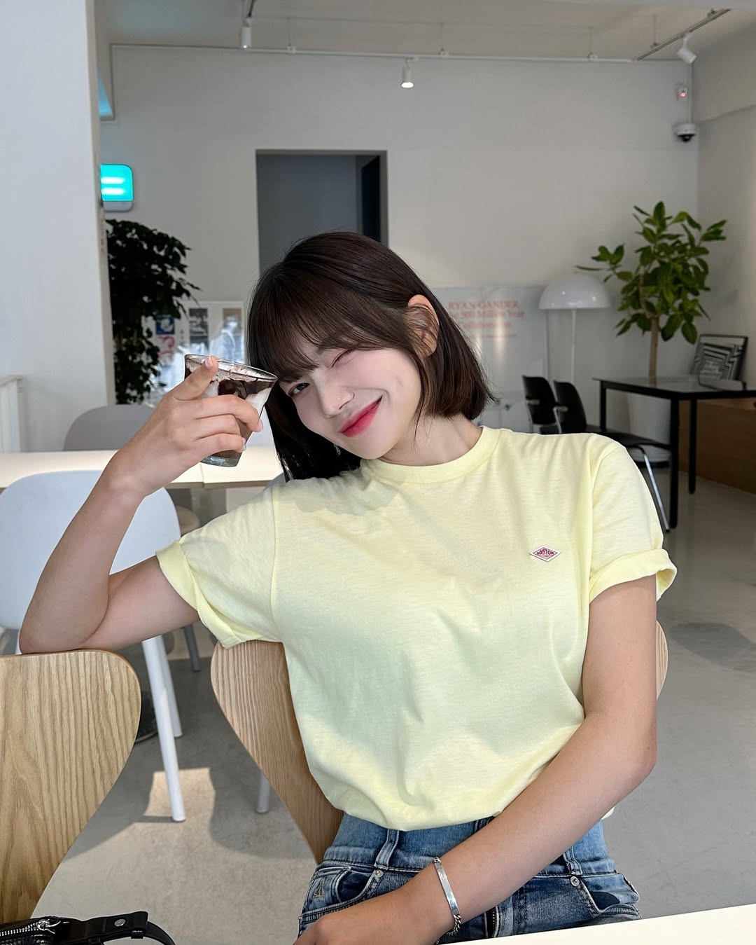 「桃氣女孩」迎來最新韓援！認識 25 歲現役啦啦隊長「朴昭映」，招牌笑眼電力十足！