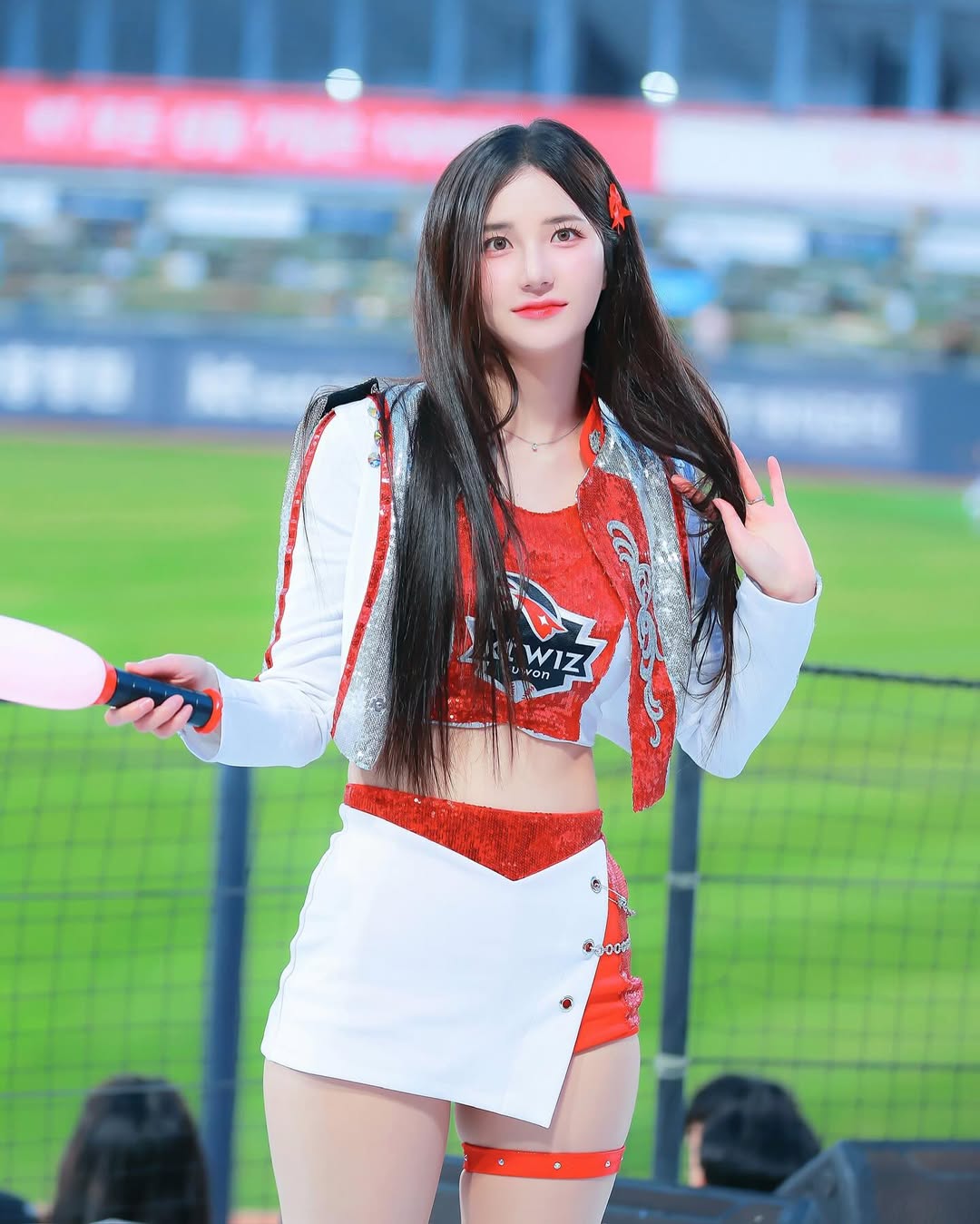 「最頂啦啦隊」金海莉出沒桃園街頭！為亞洲職棒交流賽首次訪台，過往曾是女團偶像！