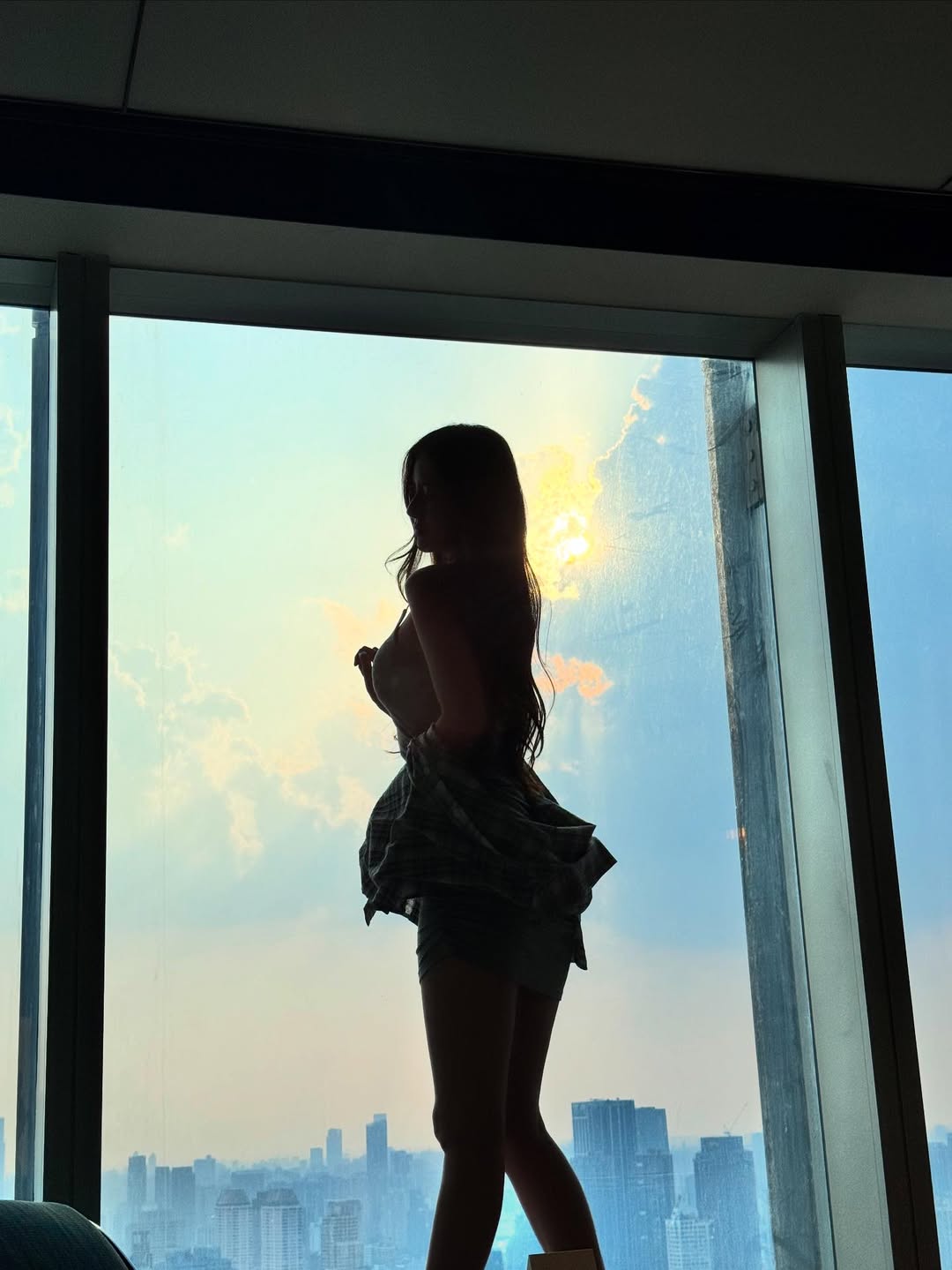 「最頂啦啦隊」金海莉出沒桃園街頭！為亞洲職棒交流賽首次訪台，過往曾是女團偶像！