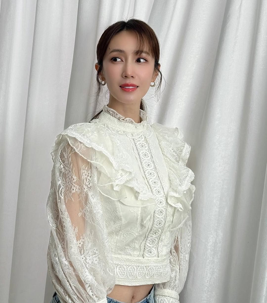 「小薰」瘦身 8 公斤解放比基尼！豐胸、纖腰、翹臀勾勒 S 型曲線，與辣妹閨蜜放飛自我！