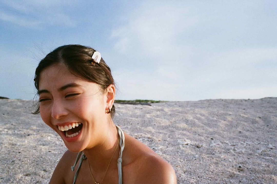 才因魏如萱三角戀風波爆紅！網紅若盈竟「拍片餵狗喝酒」可怕後果曝光