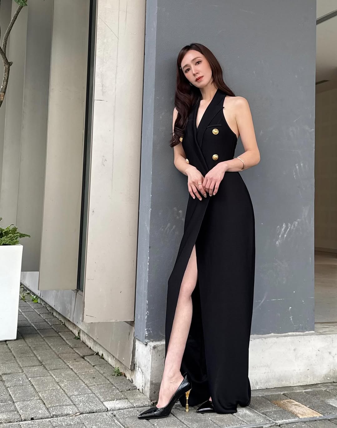 「小薰」瘦身 8 公斤解放比基尼！豐胸、纖腰、翹臀勾勒 S 型曲線，與辣妹閨蜜放飛自我！