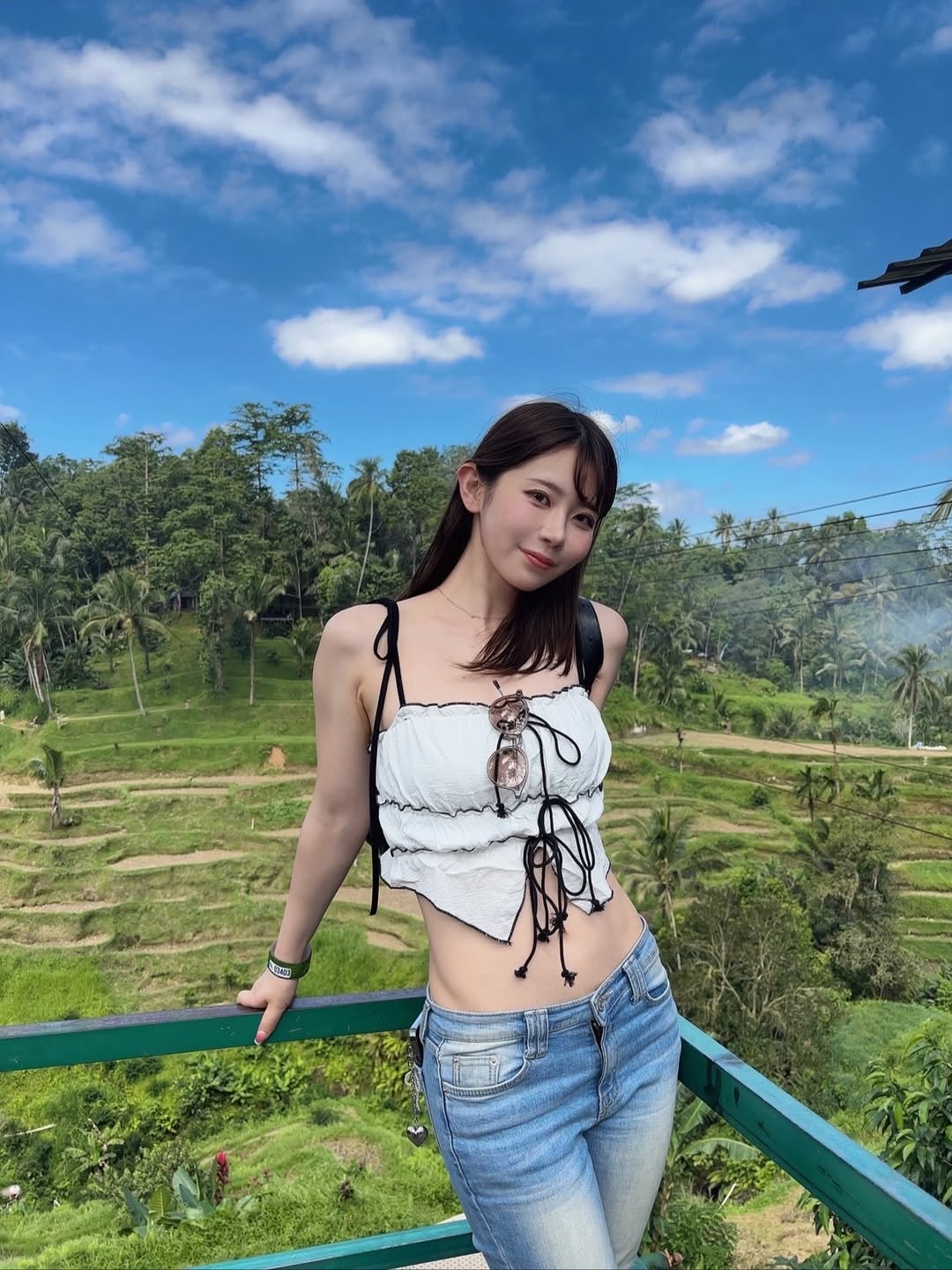 少了瀏海、依舊超可愛！人氣女優 葵いぶき 一改過往髮型，罕見公開 