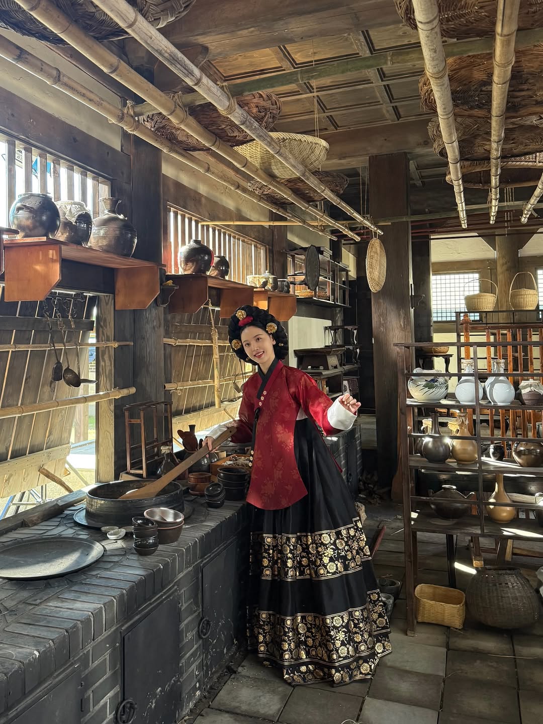 美麗壞女人！姜漢娜《暴君的廚師》完結篇前夕曬新照，宮廷華服藏劇透？！