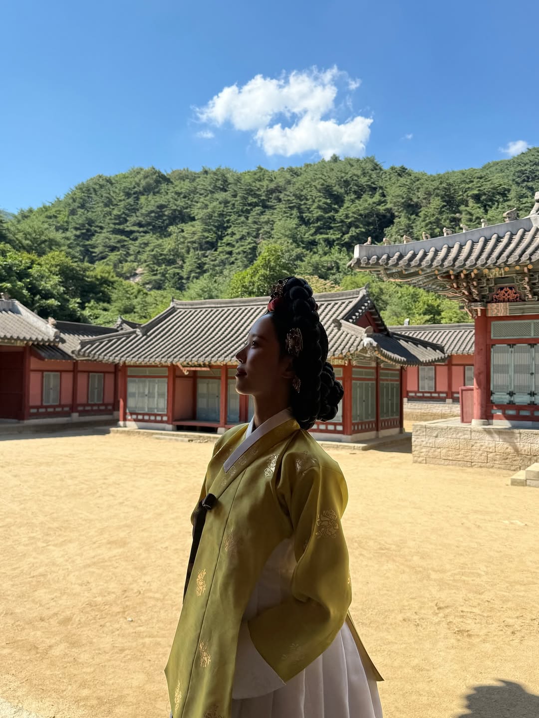 美麗壞女人！姜漢娜《暴君的廚師》完結篇前夕曬新照，宮廷華服藏劇透？！