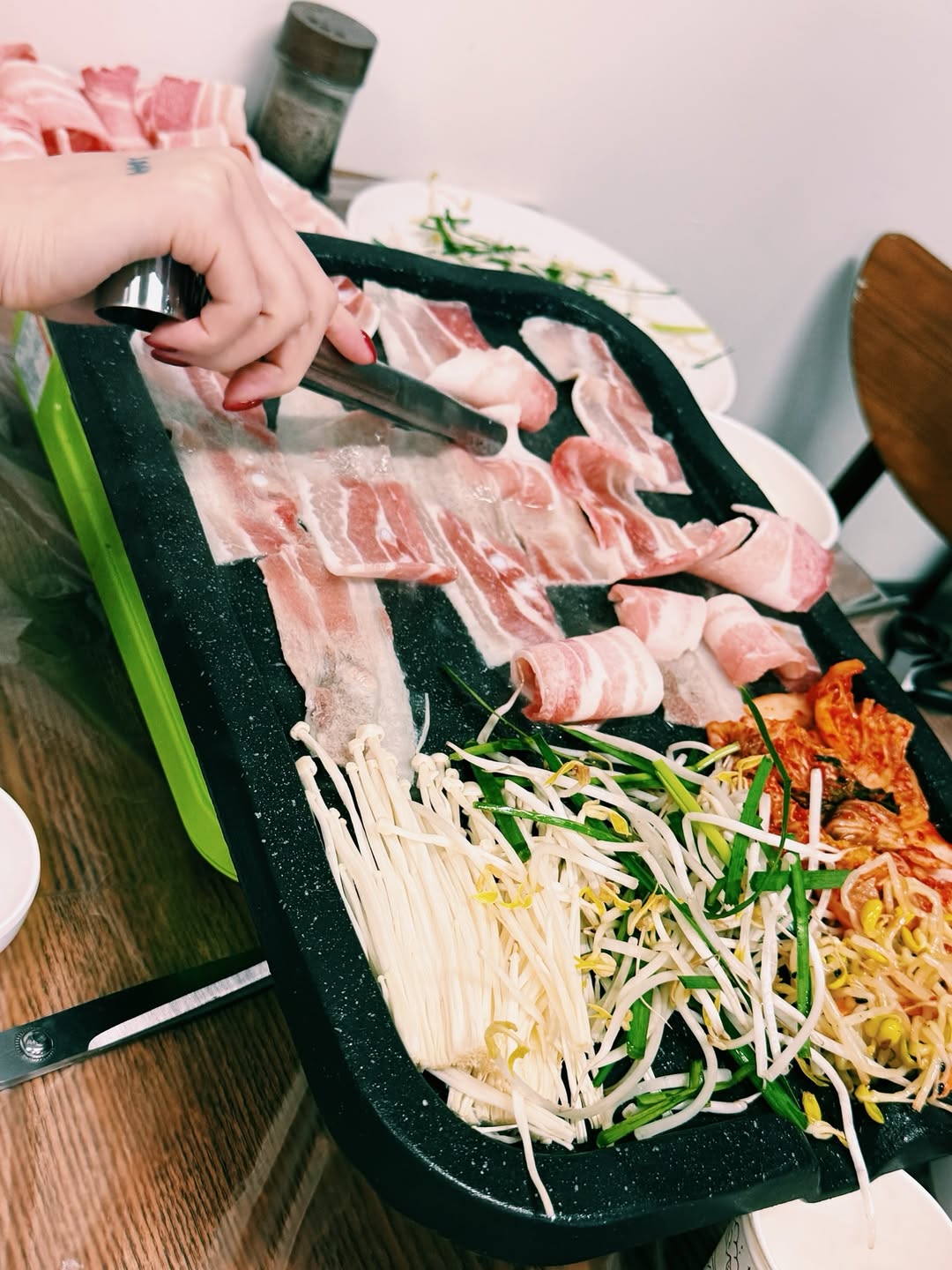 i-dle 舒華 IG 貼文出現前隊友穗珍的手？韓網對此竟評價兩極？！