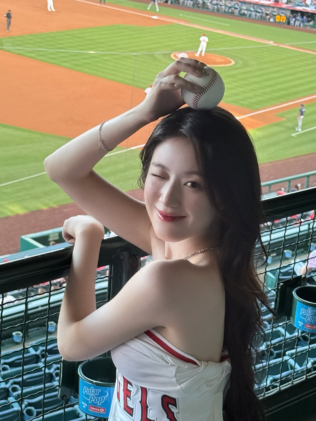 i-dle 舒華 IG 貼文出現前隊友穗珍的手？韓網對此竟評價兩極？！