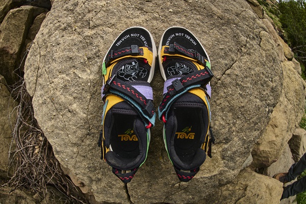 經典不只是復刻！Teva 聯手 Sean Wotherspoon ，限量系列翻玩出全新繽紛配色