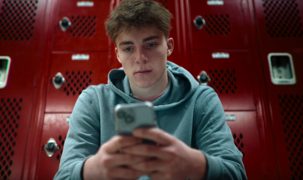 Netflix 最毛骨悚然的真實事件《陌生號碼：高校簡訊詐騙疑雲》，揭秘「網路孟喬森症候群」