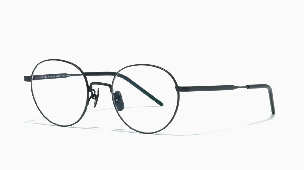 直上JINS 「2025日本製秋冬系列」頂規鈦金屬工藝，日系匠人團隊帶你體驗超越精品眼鏡的時尚、配戴全方位升級！