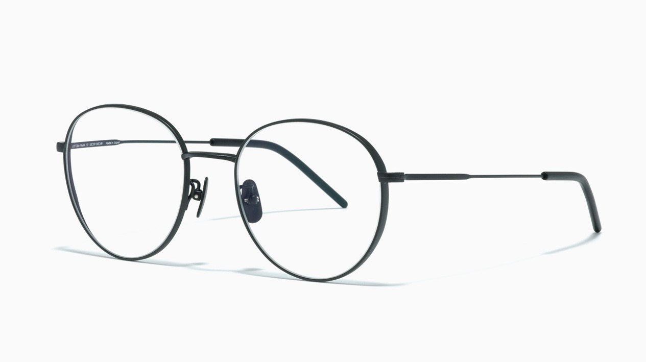 直上JINS 「2025日本製秋冬系列」頂規鈦金屬工藝，日系匠人團隊帶你體驗超越精品眼鏡的時尚、配戴全方位升級！