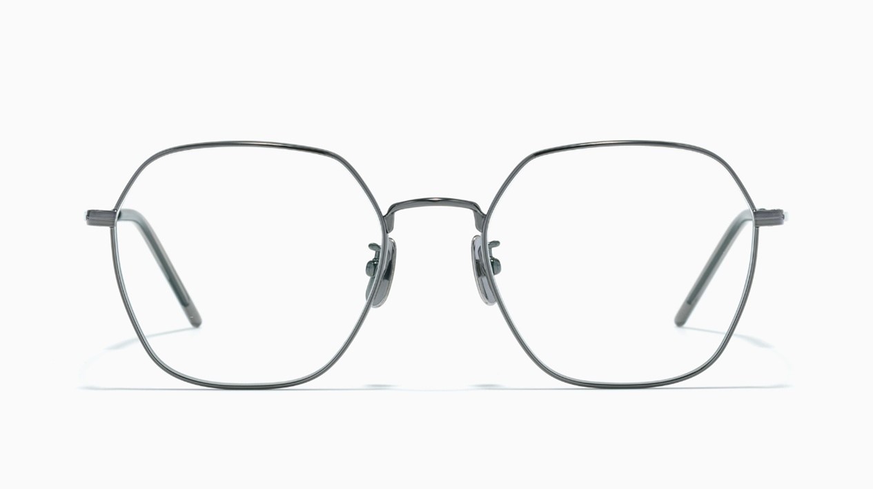 直上JINS 「2025日本製秋冬系列」頂規鈦金屬工藝，日系匠人團隊帶你體驗超越精品眼鏡的時尚、配戴全方位升級！