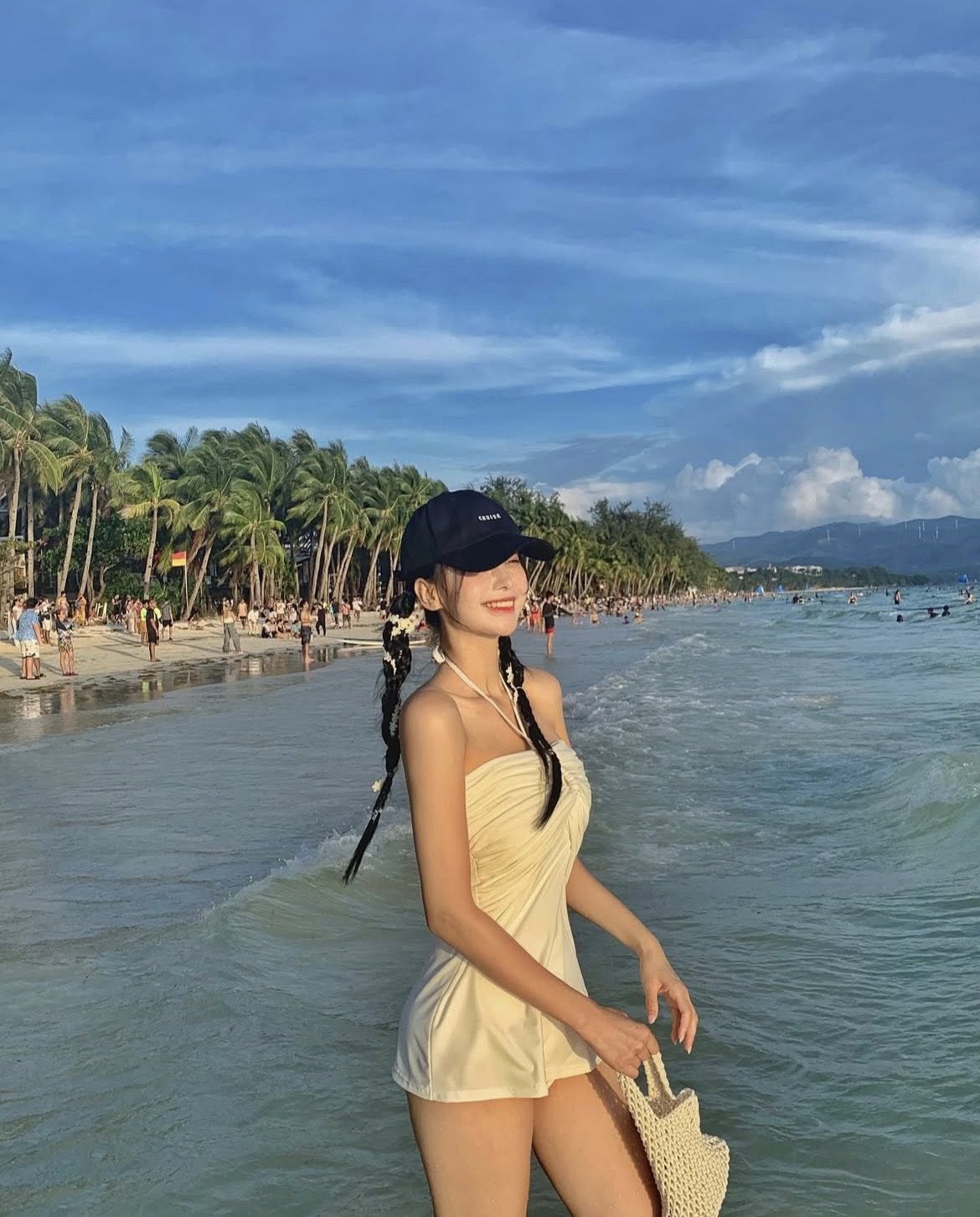 「全民表妹」性感魅力太殺！回顧李雅英泳裝辣照，網讚：「這身材實在太不講武德了！」