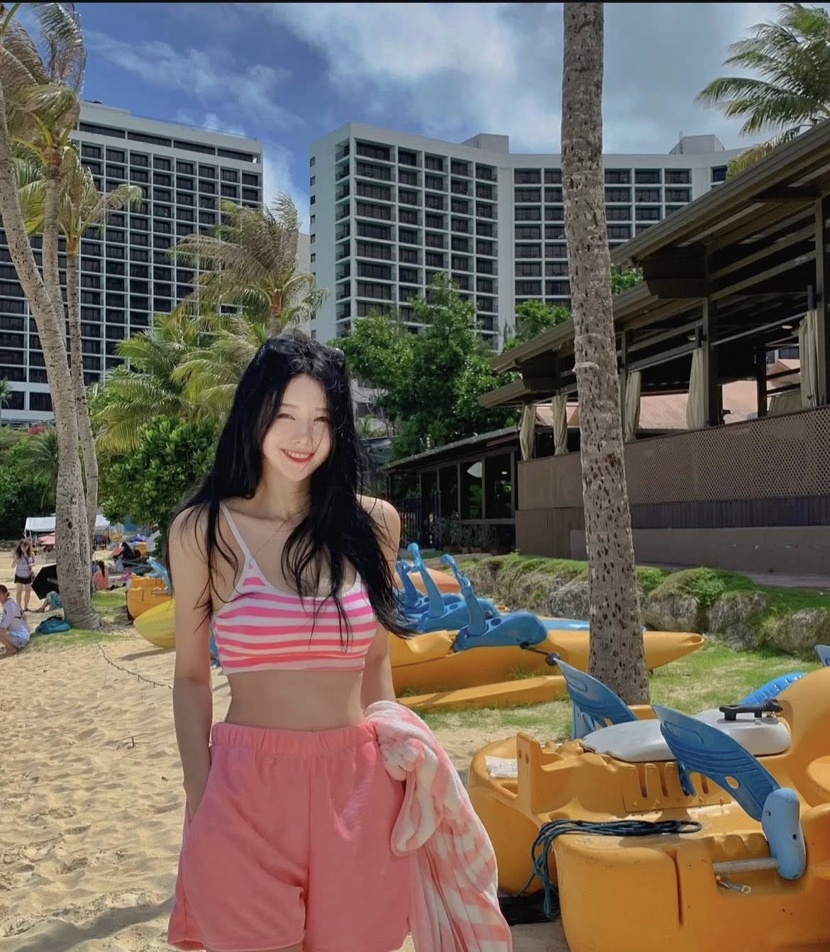 「全民表妹」性感魅力太殺！回顧李雅英泳裝辣照，網讚：「這身材實在太不講武德了！」