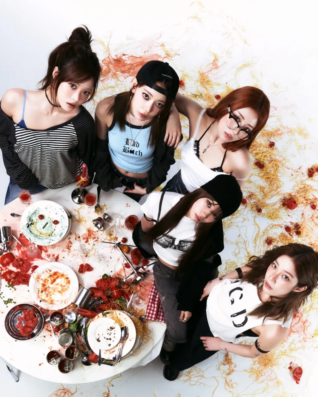 強強聯手 j-hope！LE SSERAFIM 超魔性新歌〈SPAGHETTI〉MV 正式上線！