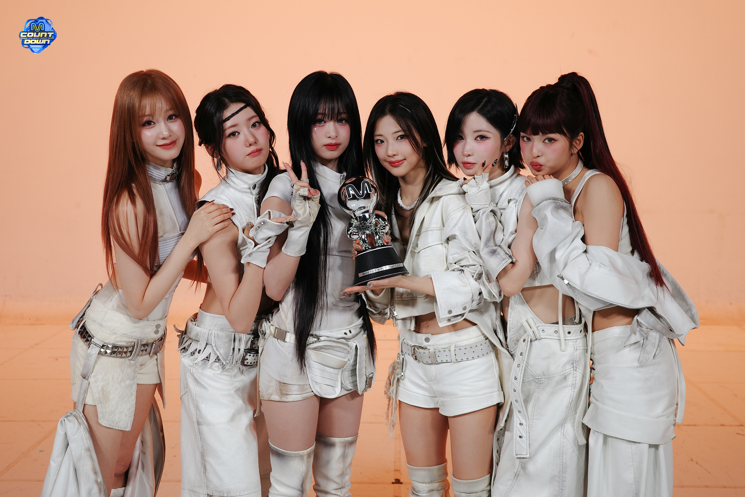 BABYMONSTER 全新主打〈WE GO UP〉奪一位！首次成員現場安可展現真實力！