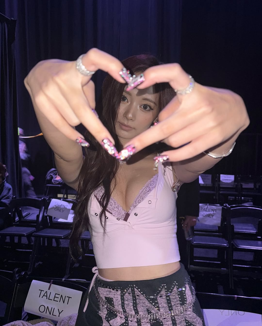 子瑜同款維密內衣賣爆，女粉發起「感謝子瑜活動」分享實穿照！