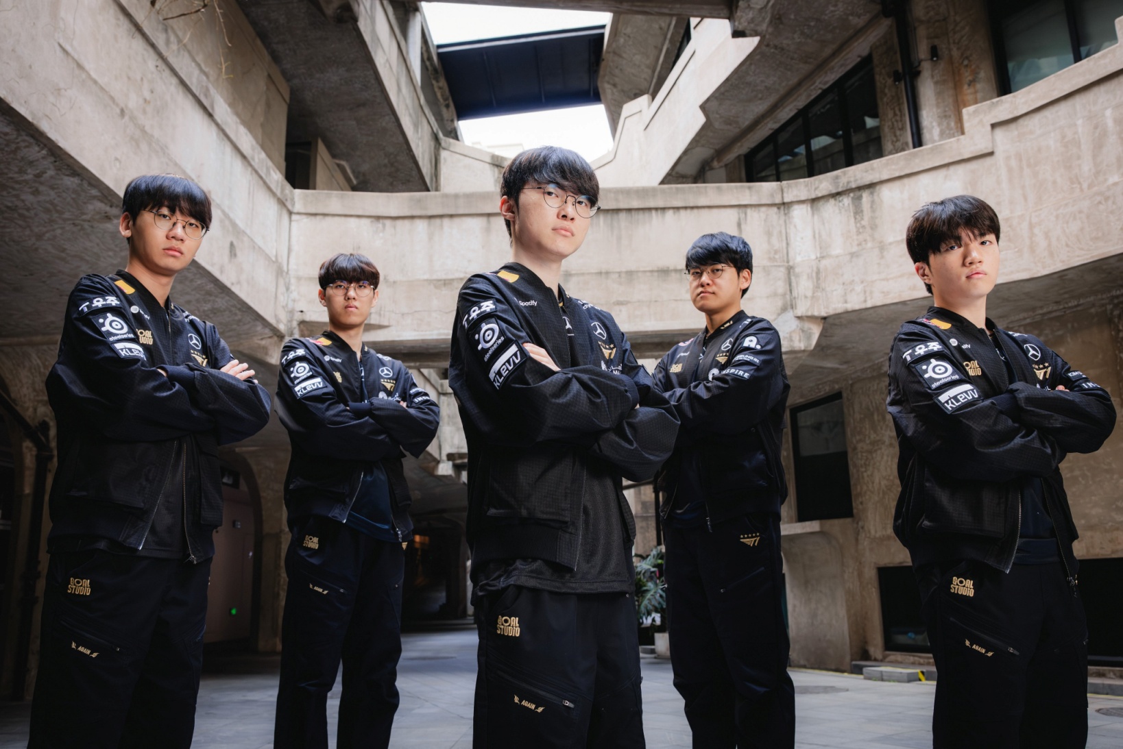 《英雄聯盟》S15 世界大賽，T1 3 比 2 擊敗強敵 AL，守住對 LPL 世界賽 BO5 不敗紀錄