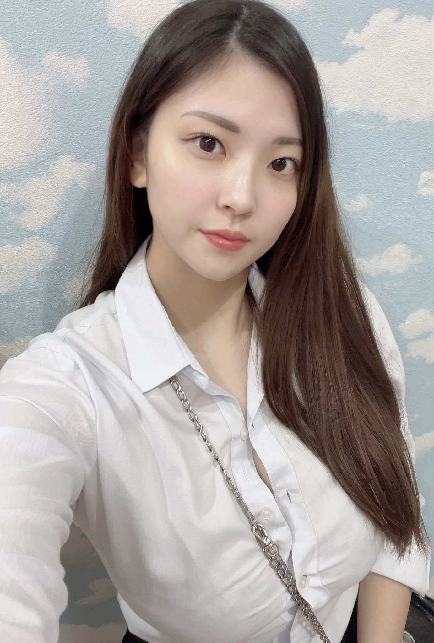 引退後人氣暴漲！笹本ゆう 不但 X 突破 13 萬追蹤，更豪奪下「模特兒票選」冠軍成就