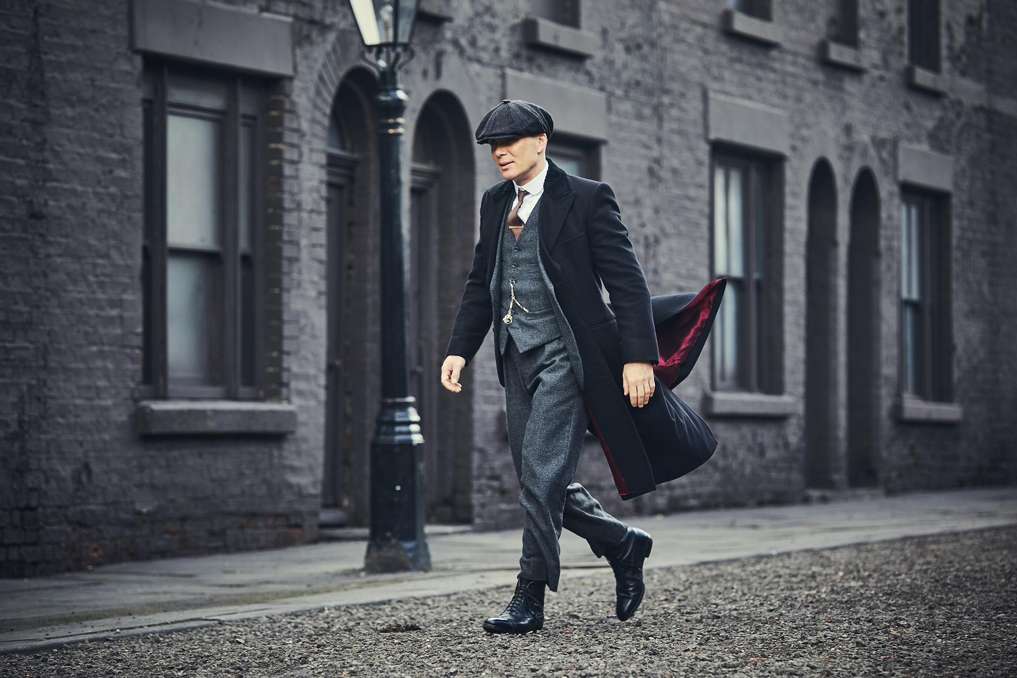 《浴血黑幫》續作影集確定開拍，新一代謝爾比登場，席尼墨菲回歸！