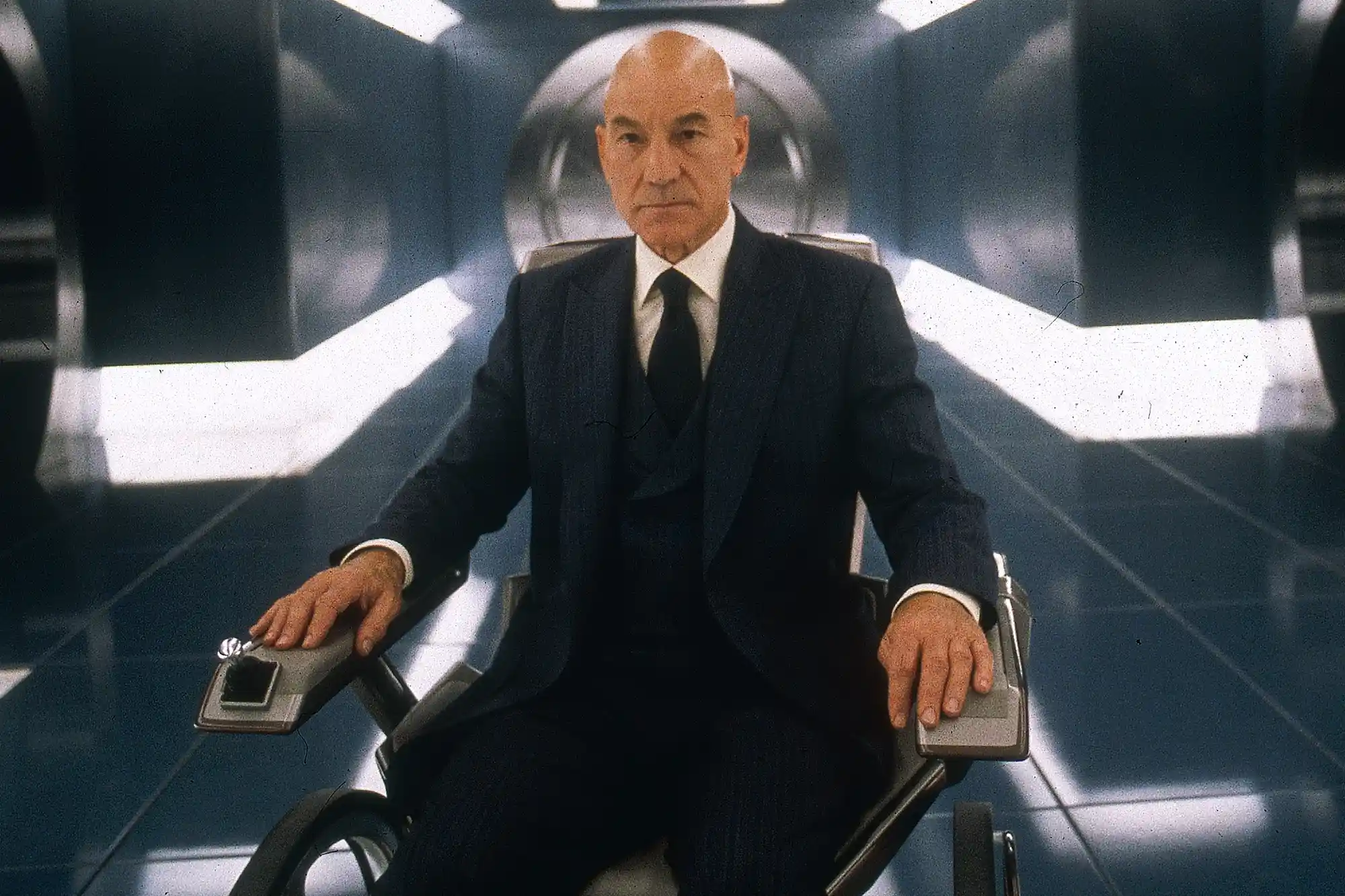 《駭客任務》光頭「莫菲斯」演員希望能出演新版「X 教授」！