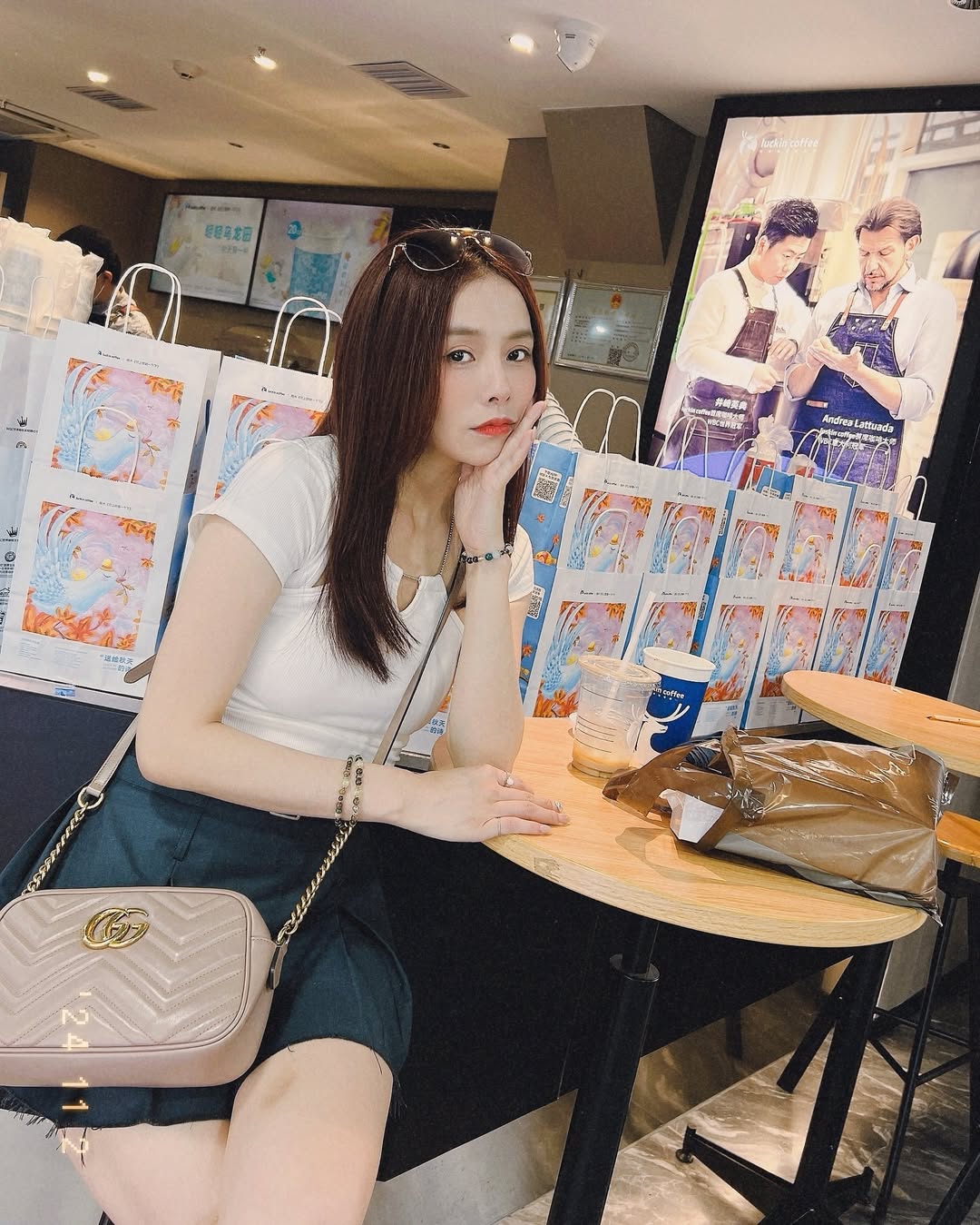 前樂天女神爆熱戀 60 歲運將！父女戀相差 24 歲，經紀人低調回應了