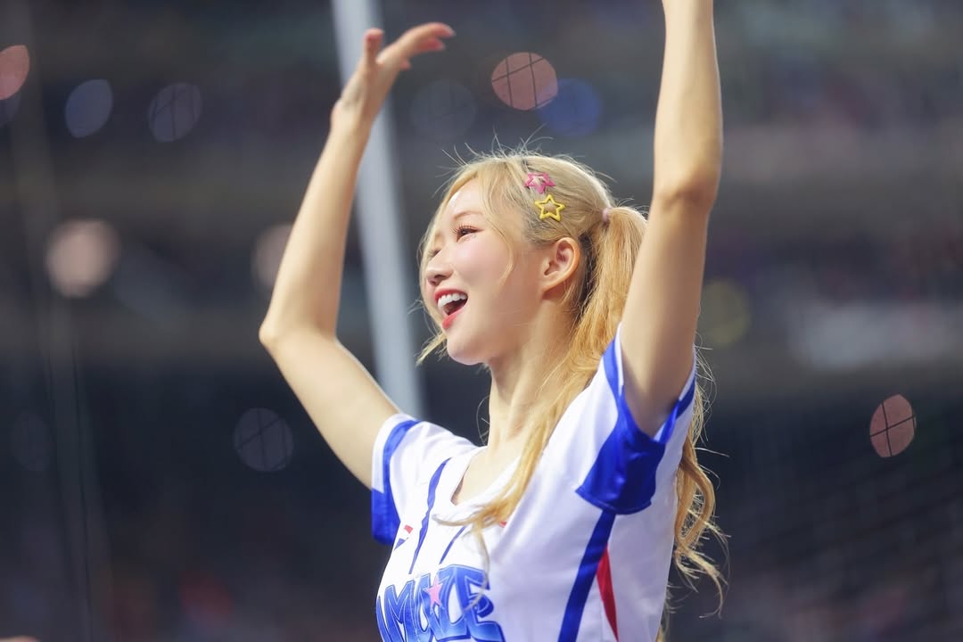 不輸韓援！FA 隊長「秀秀子」豐滿美胸、精實腹肌超狂，網曝：「本人超親民！」