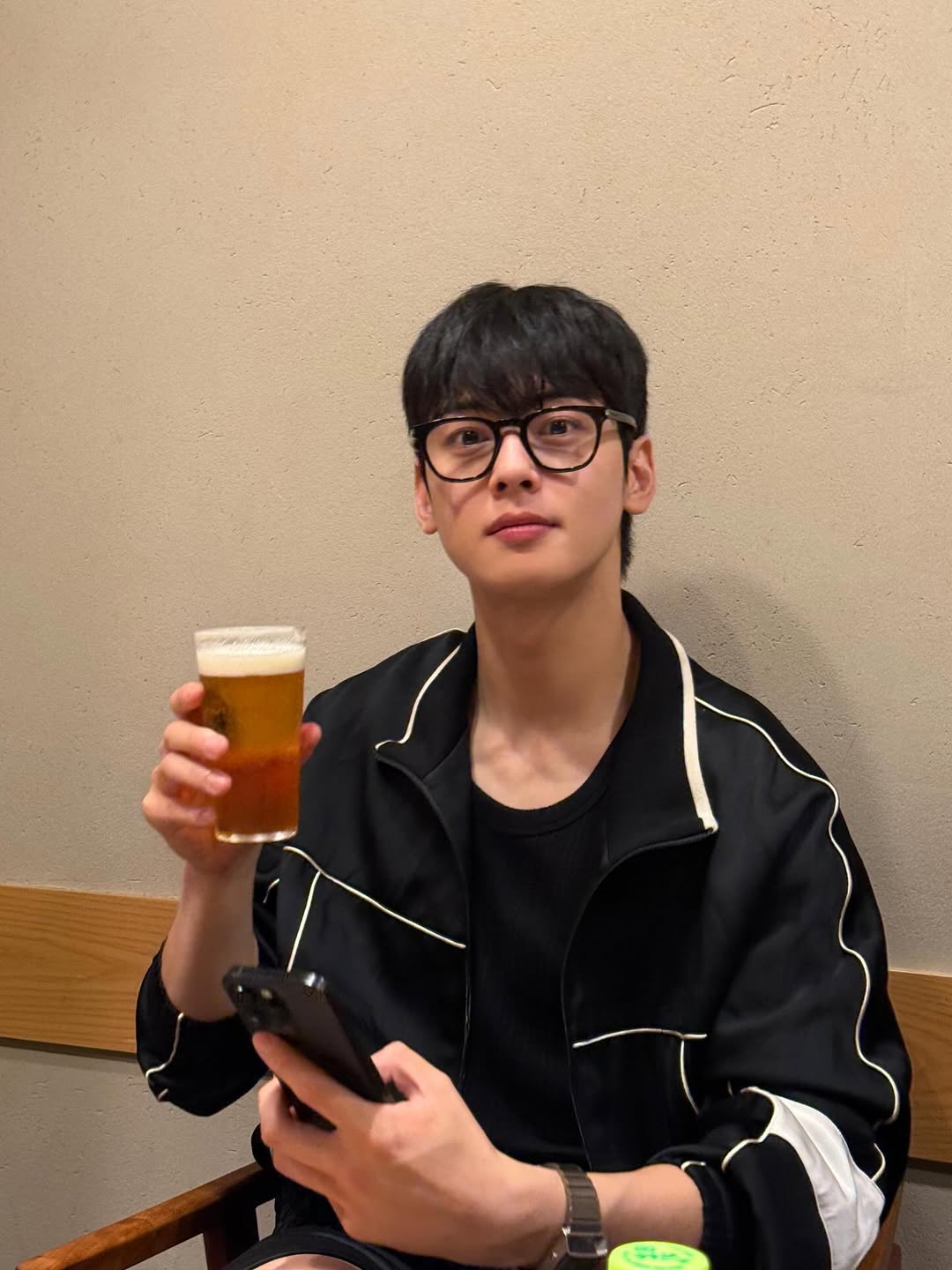 車銀優現身 APEC 現場！帥氣軍裝現身　網友一看全暈：以為拍電影