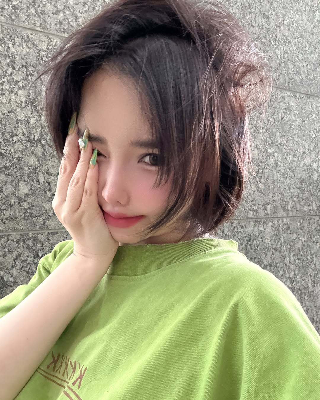 朴春暫停活動將近一個月！竟「退追全部 2NE1 成員」追蹤只剩李敏鎬